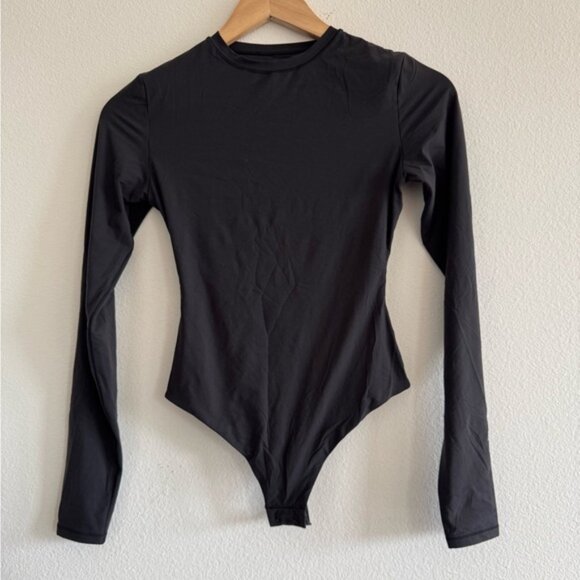 Skims Fits Everybody Long Sleeve Crew Neck Bodysuit size small - Picture 1 of 4